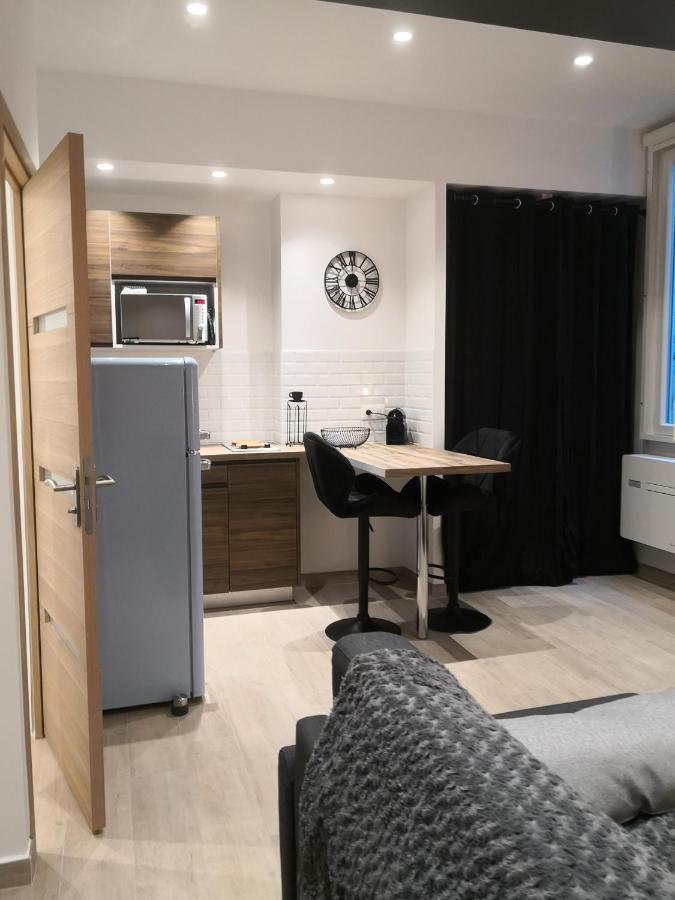 Апартаменты Le Studio Du Vieux Port Марсель Экстерьер фото